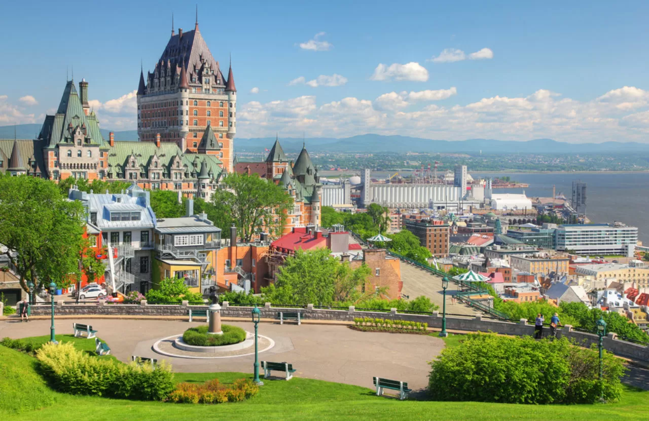 TOP 15 trường Đại học Canada theo QS và THE Rankings 2024
